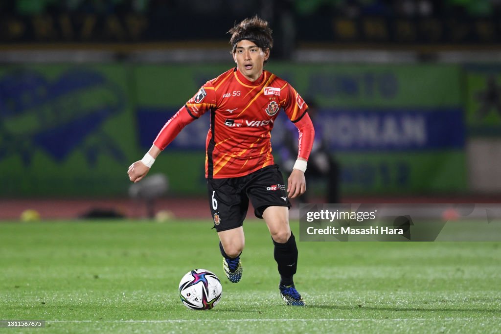 Shonan Bellmare v Nagoya Grampus - J.League Meiji Yasuda J1