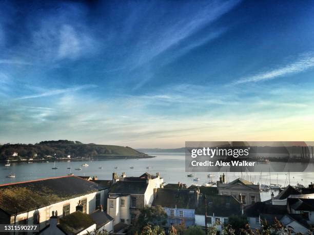 scenic view of falmouth harbour, cornwall at dusk - cornwall engeland stockfoto's en -beelden