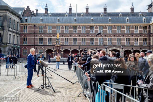 Leader Geert Wilders is seen talking to the press after his meeting with formation Informateur Herman Tjeenk Willink on day two of his information...