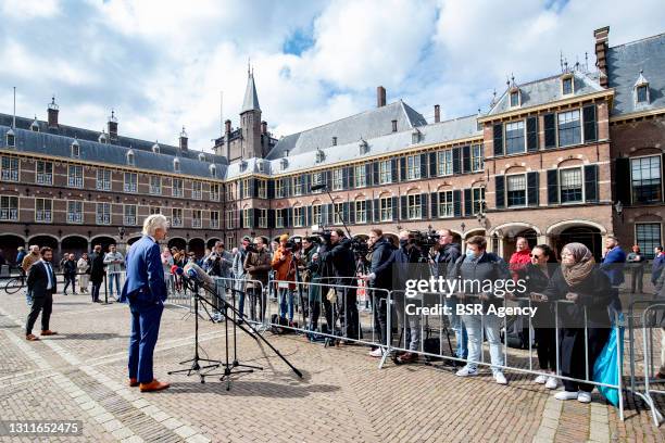 Leader Geert Wilders is seen talking to the press after his meeting with formation Informateur Herman Tjeenk Willink on day two of his information...