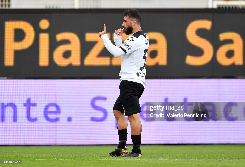 Spezia Calcio v FC Crotone - Serie A