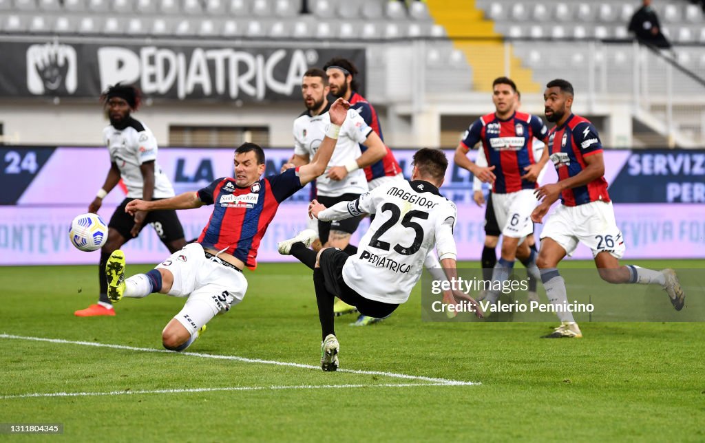 Spezia Calcio v FC Crotone - Serie A