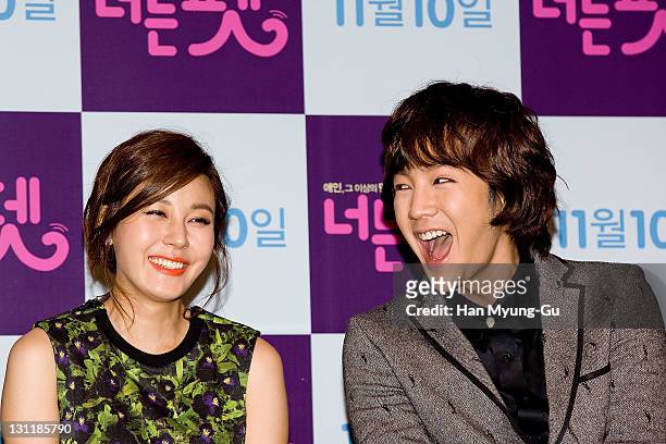 South Korean actors Kim Ha-Neul and Jang Keun-Suk attend a press conference for "You're My Pet" at Lotte Cinema on November 2, 2011 in Seoul, South...