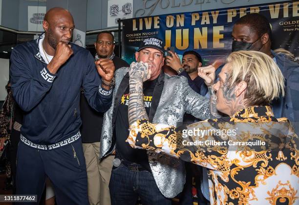 Lamar Odom, Celebrity Boxing Founder Damon Feldman and Aaron Carter attend the Celebrity Boxing Face Off between Lamar Odom & Aaron Carter on April...