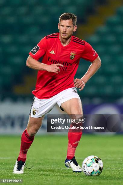 Jan Vertonghen of SL Benfica in action during the Liga NOS match between FC Pacos de Ferreira and SL Benfica at Estadio Capital do Movel on April 10,...