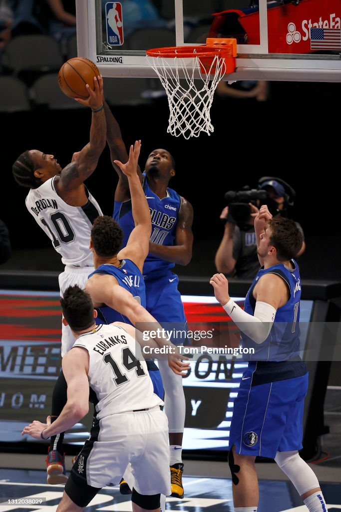 San Antonio Spurs v Dallas Mavericks