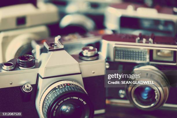 retro cameras - アナログ ストックフォトと画像