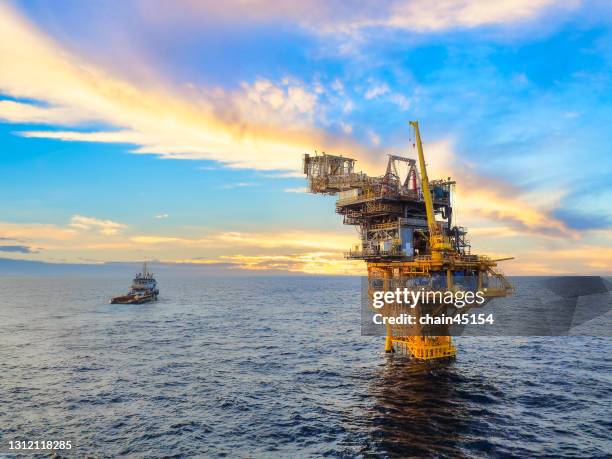 505 Offshore Jack Up Rig Stock Photos, High-Res Pictures, and Images ...