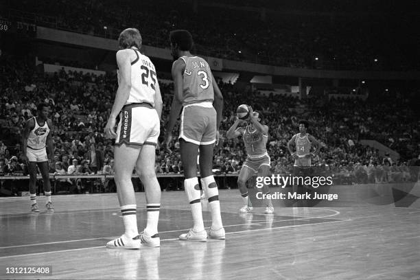 St. Louis Spirits guard Ron Boone shoots a free throw during an ABA basketball game against the Denver Nuggets at McNichols Arena on March 21, 1976...