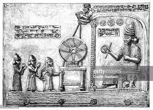 彼の神社の太陽神シャマッシュ、シャマシュのタブレットは、1881年にイラク南部の古代バビロニアの都市シパーから回収された石のタブレットです - mesopotamian点のイラスト素材／クリップアート素材／マンガ素材／アイコン素材