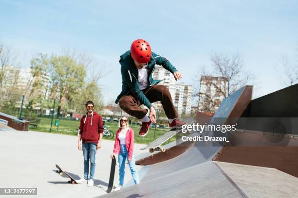 Crowded Ramp Crowded Skatepark Photos and Premium High Res Pictures - Getty Images