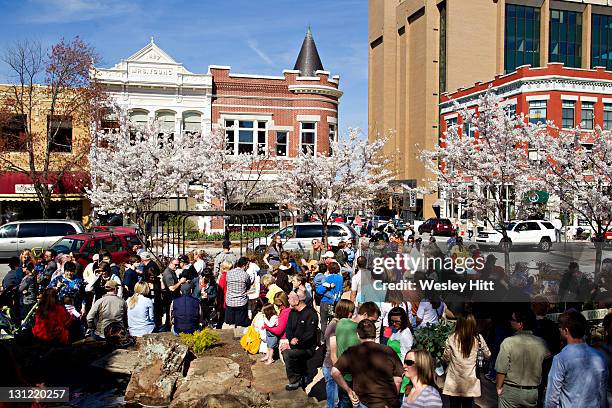 fayetteville arkansas farmers market - fayetteville stock-fotos und bilder