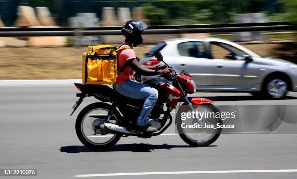 Motor Delivery Rd 4,319 Motorcycle Delivery Stock Photos, High-Res Pictures, and Images ...