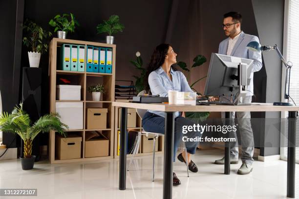 Manager Giving Task Task Manager Photos and Premium High Res Pictures - Getty Images