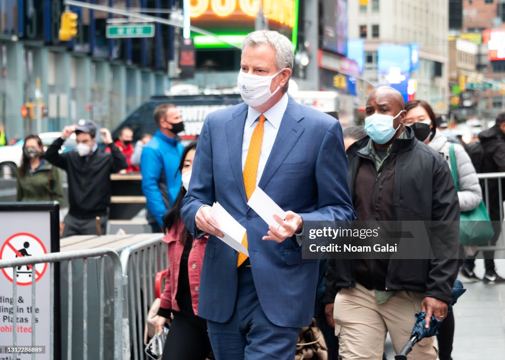 Lin Manuel Miranda And Mayor Bill De Blasio Open Vaccination Center For Broadway Workers