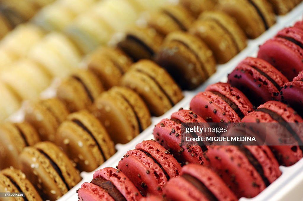Macaroons are displayed at a shop of  Fr