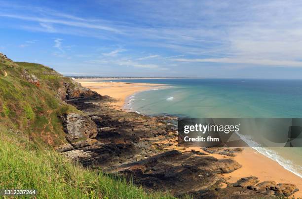 coastline in the normandy /barneville-carteret, france - mer cotentin photos et images de collection