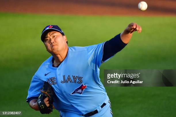 Hyun Jin Ryu of the Toronto Blue Jays delivers a pitch in the first inning against the New York Yankees at TD Ballpark on April 13, 2021 in Dunedin,...