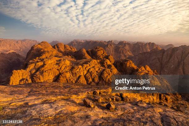 view from mount sinai at sunrise. beautiful mountain landscape in egypt - mt sinai - fotografias e filmes do acervo