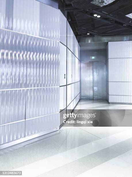 indoor elevator - open elevator stock pictures, royalty-free photos & images