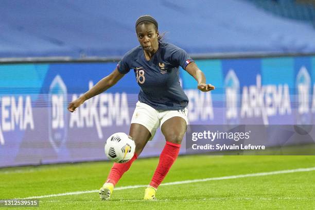 Viviane Asseyi of France in actionduring the International women friendly match between France and United States on April 13, 2021 in Le Havre,...