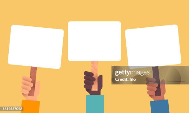 stockillustraties, clipart, cartoons en iconen met activisme en protesterende mensen - omhoog houden