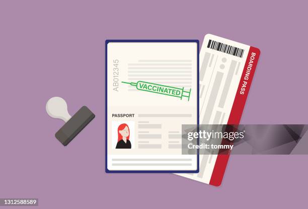illustrations, cliparts, dessins animés et icônes de passeport avec un timbre vacciné - passeport vaccinal