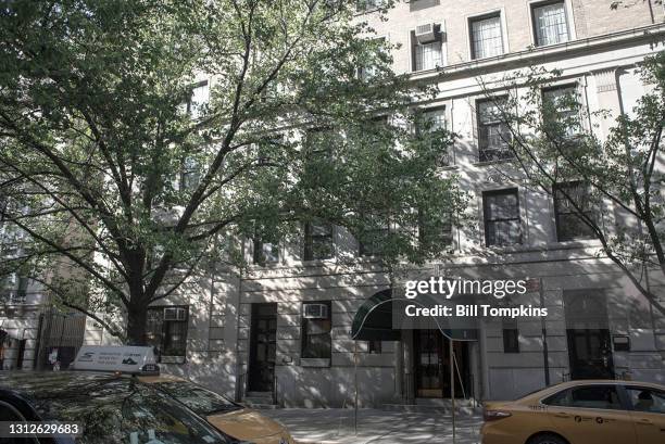 April 27: MANDATORY CREDIT Bill Tompkins/Getty Images The former apartment building residence of Bernie Madoff at 133 East 64th street. Photographed...