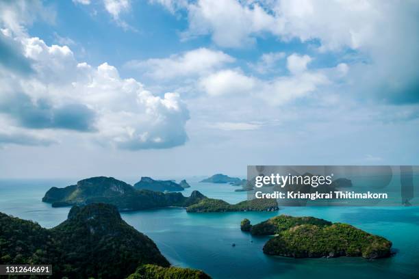 ang thong national marine park pristine islands near koh samui, thailand. - province de surat thani photos et images de collection