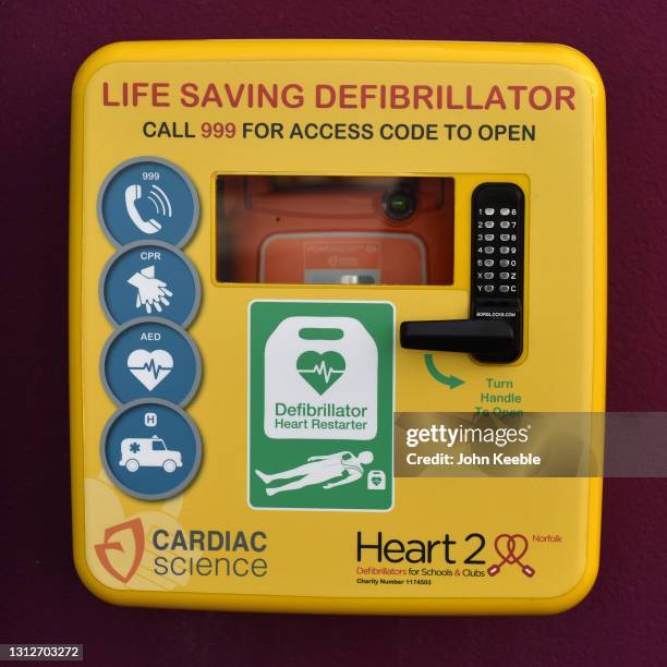 Defibrilkator Defibrillator Images Photos and Premium High Res Pictures - Getty Images