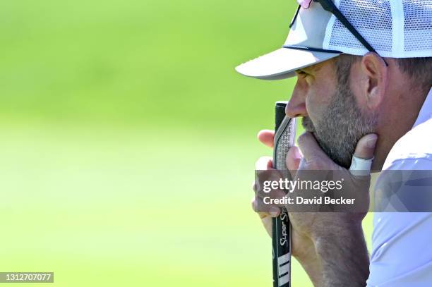 Josh Teater ponders his shot on the 17th hole during the first round of the MGM Resorts Championship at Paiute at the Las Vegas Paiute Golf Resort on...