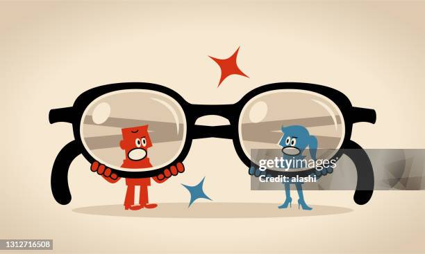 ilustraciones, imágenes clip art, dibujos animados e iconos de stock de mujer y hombre se miran entre sí a través de grandes anteojos (filtro, prejuicio, sesgo, estereotipo) - miope and humor