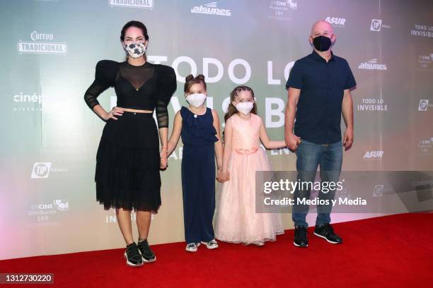 Bárbara Mori, Romina Graniewicz, Melissa Rovira y Ari Brickman pose for photos during a photocall of the film 'Todo lo Invisible' at Cinepolis Miyana...