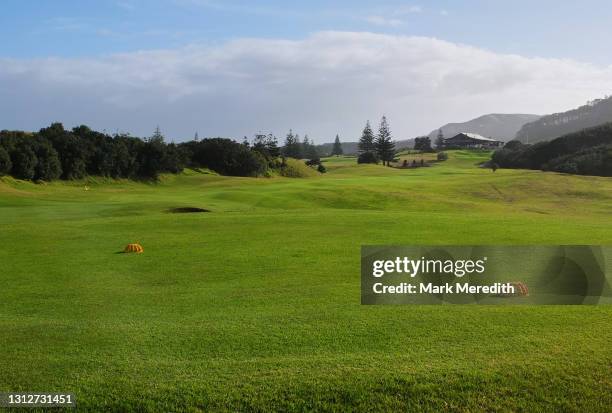 muriwai golf club - linksbaan stockfoto's en -beelden