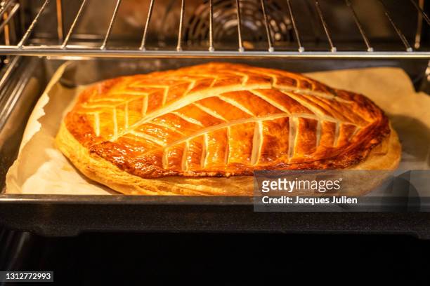 galette des rois - king cake - king cake stock pictures, royalty-free photos & images