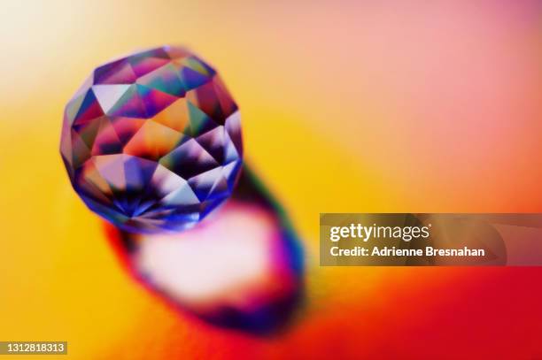 amethyst crystal - cambiar-de-color fotografías e imágenes de stock