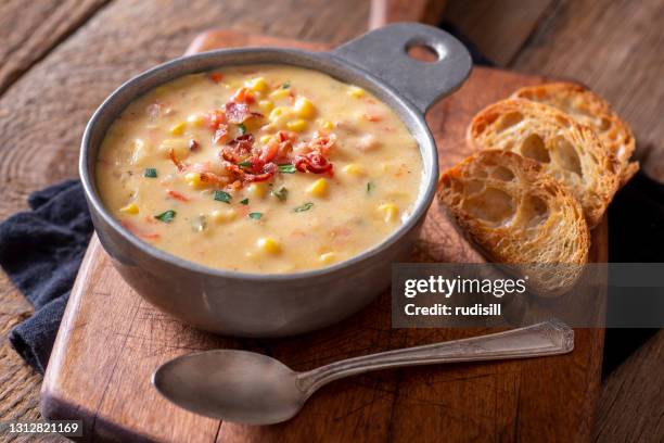 corn chowder - sopa imagens e fotografias de stock