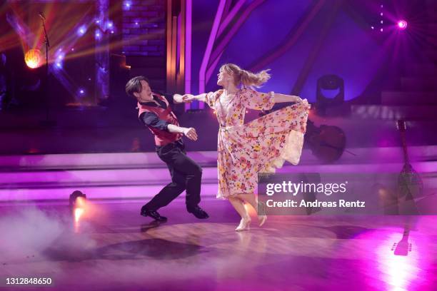 Ilse DeLange and Evgeny Vinokurov perform on stage during the 6th show of the 14th season of the television competition "Let's Dance" on April 16,...