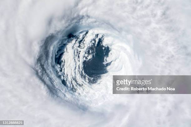 close up of the eye of hurricane michael, year 2018 - orkan bildbanksfoton och bilder