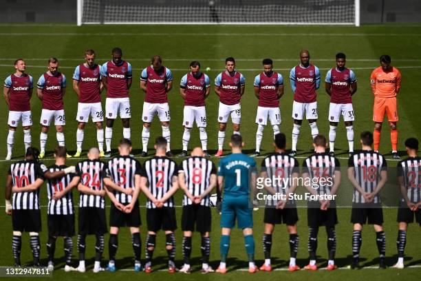 Players and Officials observe two minutes of silence prior to kick off in memory of Prince Philip, Duke of Edinburgh during the Premier League match...
