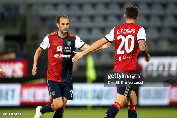 Gaston Pereiro of Cagliari celebrates his goal 3-3 during the Serie A match between Cagliari Calcio and Parma Calcio at Sardegna Arena on April 17,...