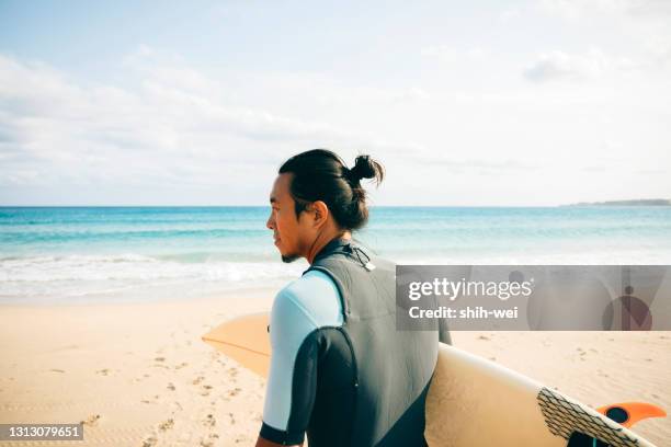 ga surfen - asian surfer stockfoto's en -beelden