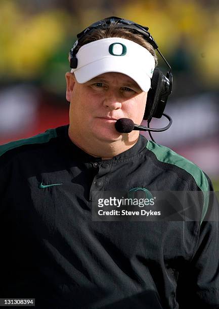 Head coach Chip Kelly of the Oregon Ducks paces the sidelines during the fourth quarter of the game against the Washington State Cougars at Autzen...