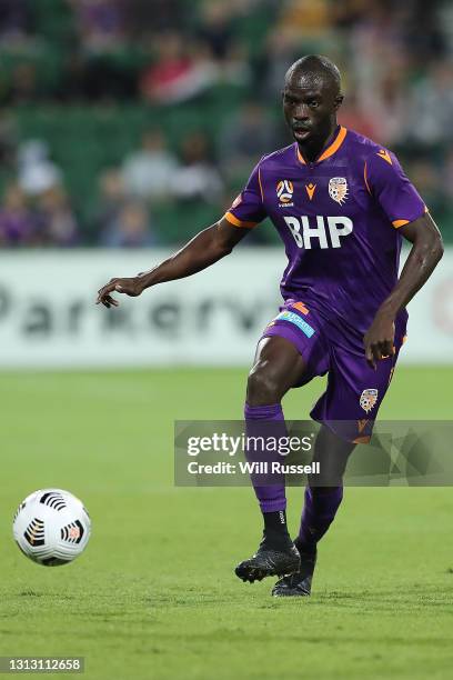Jason Geria of the Glory passes the ball during the A-League match between the Perth Glory and the Wellington Phoenix at HBF Park, on April 18 in...