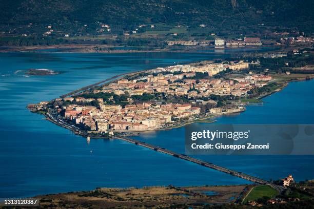 lake of orbetello - orbetello 個照片及圖片檔