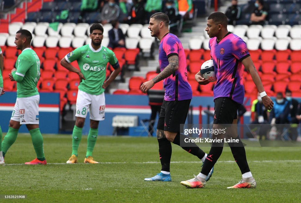 Paris Saint-Germain v AS Saint-Etienne - Ligue 1 Uber Eats