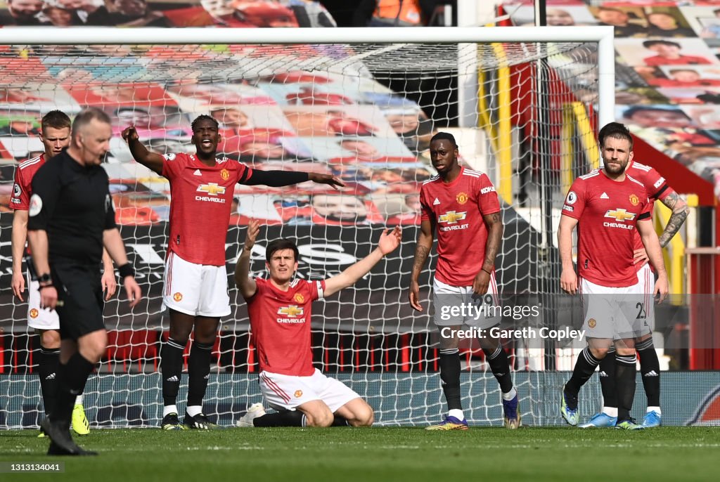 Manchester United v Burnley - Premier League