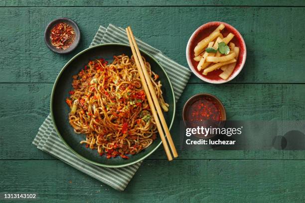 dandan noodles - chow mein stock pictures, royalty-free photos & images