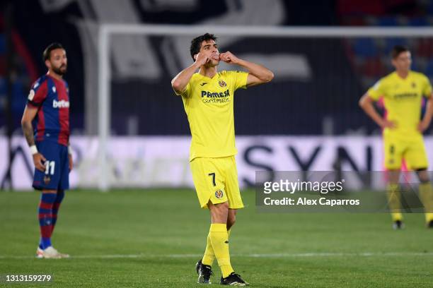 Gerard Moreno of Villarreal CF celebrates after scoring his team's second goal during the La Liga Santander match between Levante UD and Villarreal...