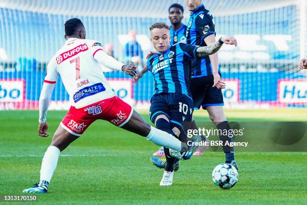 Fabrice Olinga of Excelsior Mouscron, Noa Lang of Club Brugge during the Pro League match between Club Brugge and Excelsior Mouscron at Jan Breydel...
